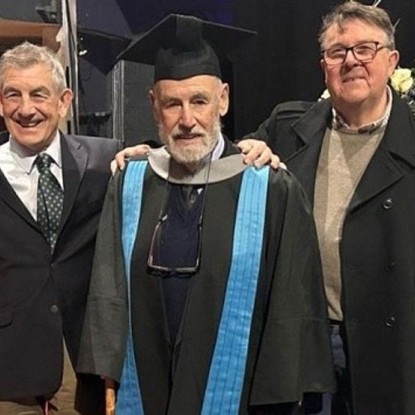 95 évesen szerzett mesterdiplomát egy angol férfi